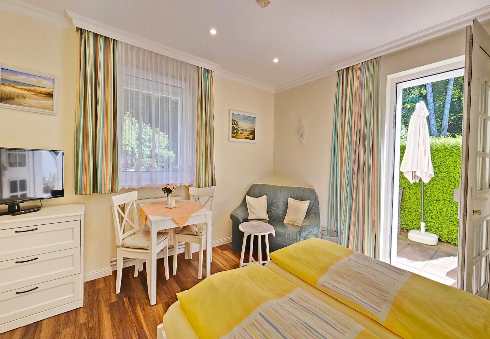 Haus Am Wald Apartment Heringsdorf  Exterior photo